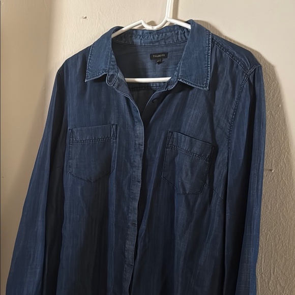 Talbots sz XL Dark Blue Denim button up Shirt. Like new condition - Picture 2 of 6